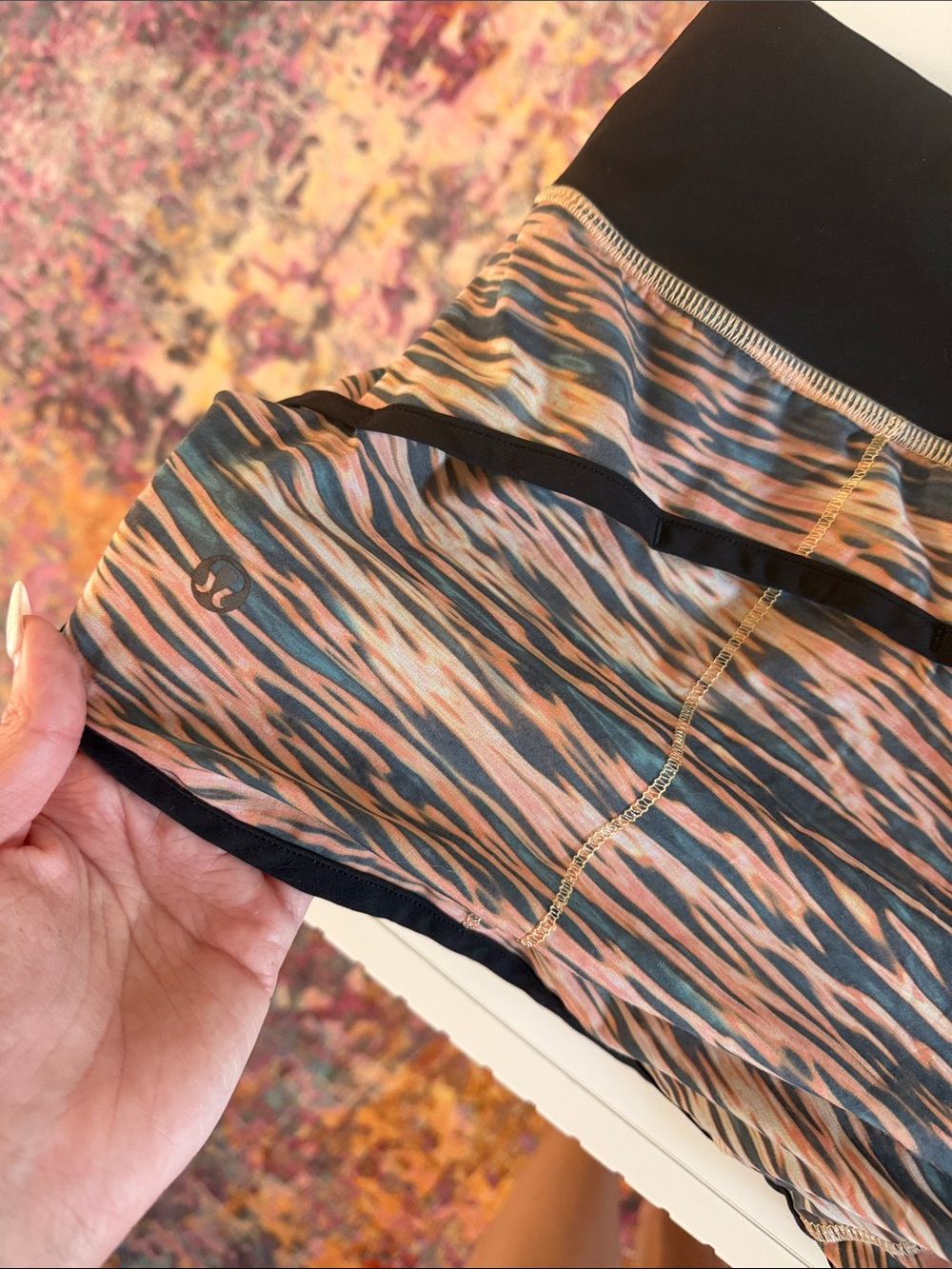 Lululemon Women 4 Way Tiger Water Multi Black Orange Print Run Speed Shorts 8 - Picture 2 of 3